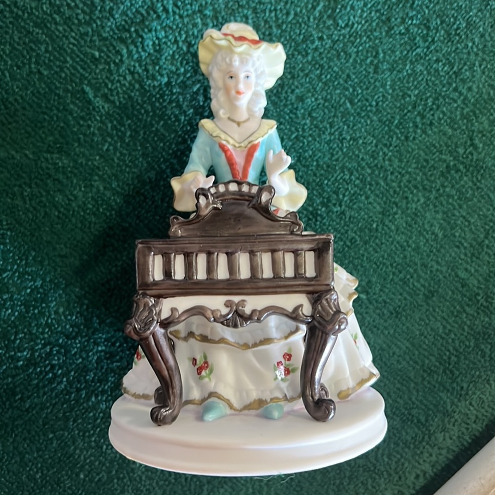 Vintage Melody in Motion Collectable Figurine
